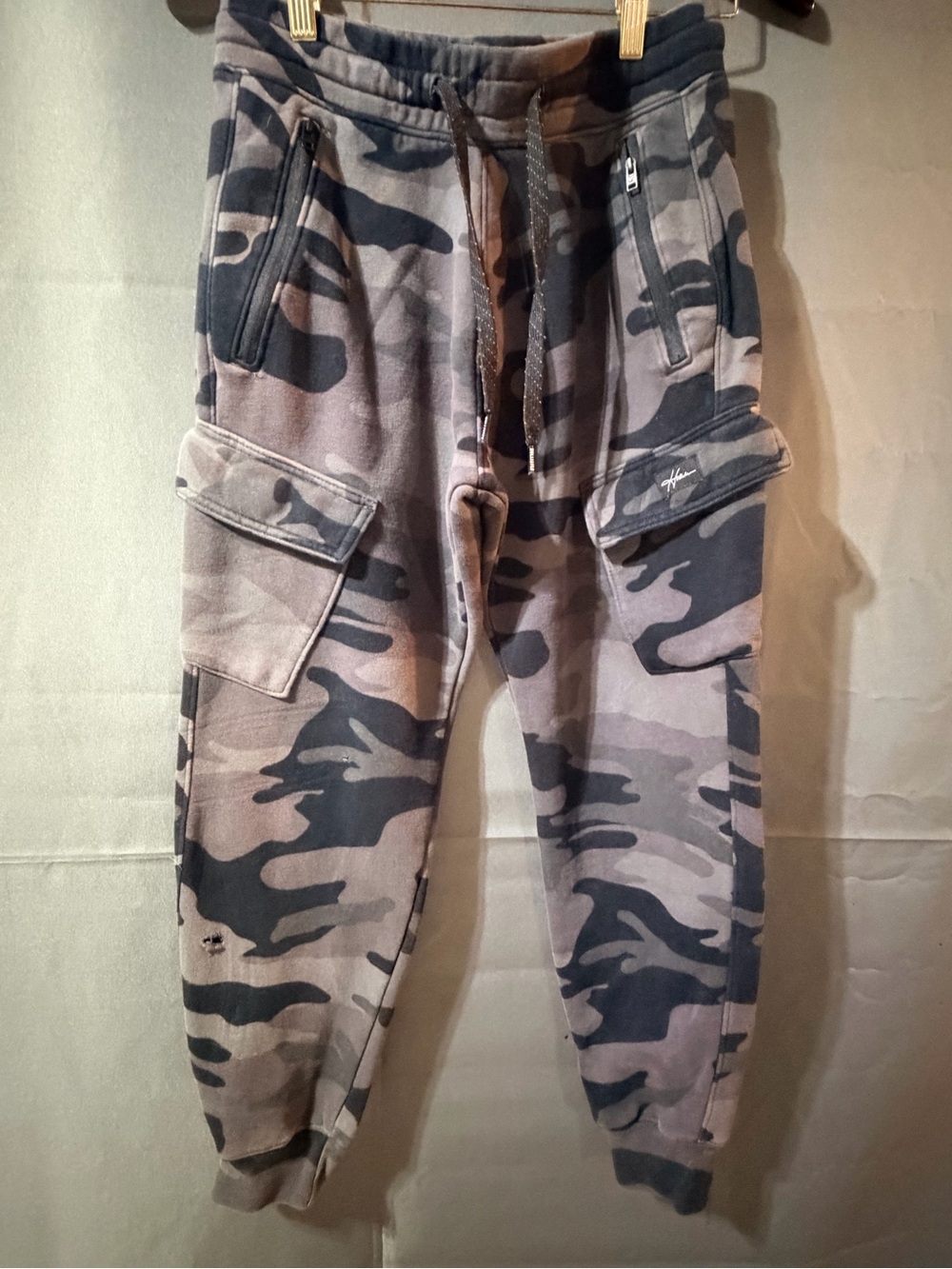 Hollister Men's Gray & Black Camo Cargo Joggers